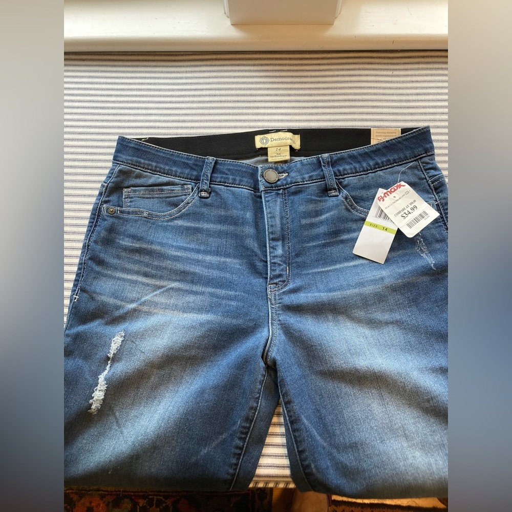 NWT Women’s Democracy Ankle Length Jeans with Booty Lift, Size 14 - Picture 12 of 14
